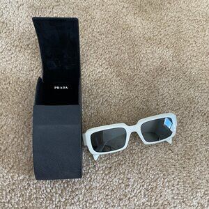🕶️ Prada Sunglasses – Authentic 🕶️